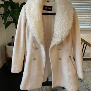 GUESS White Winter Peacot